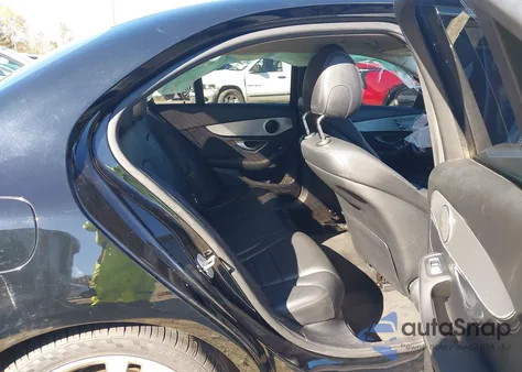 2015 Mercedes-Benz C 300 from USA, damaged, VIN 55SWF4JB7FU079160